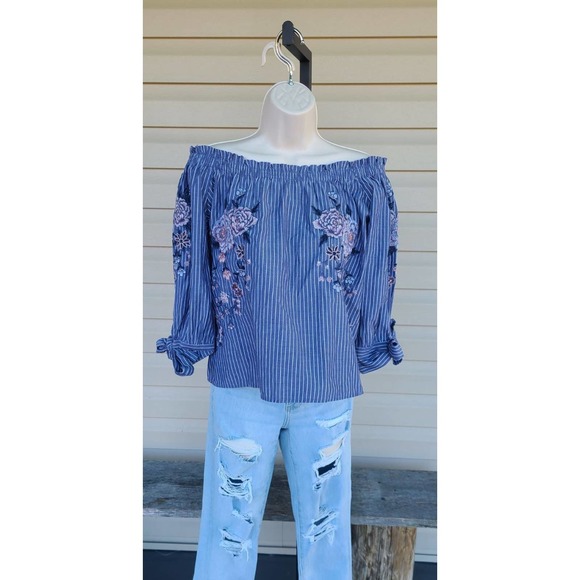 American Eagle Pin‎ Stripe Floral Embroidered Top Small - Picture 1 of 6